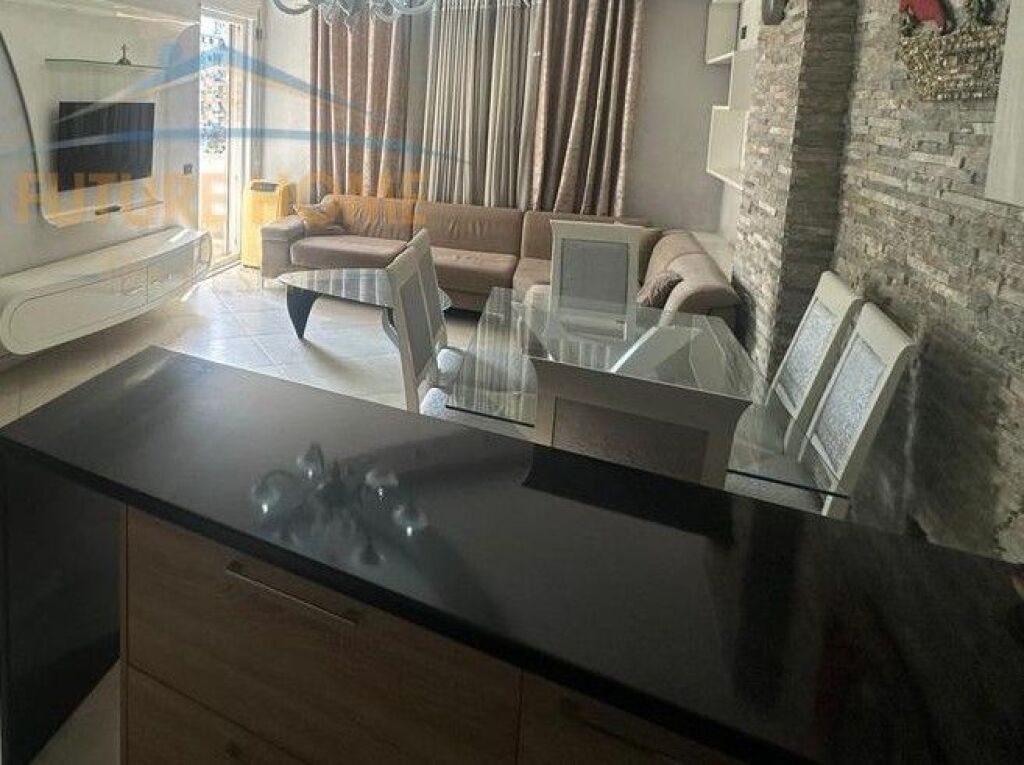 Affitto, Appartamento 2+1, Unaza e Re, Tirana.