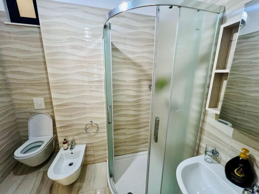 Appartamento 2+1 + parcheggio A Kinostudio