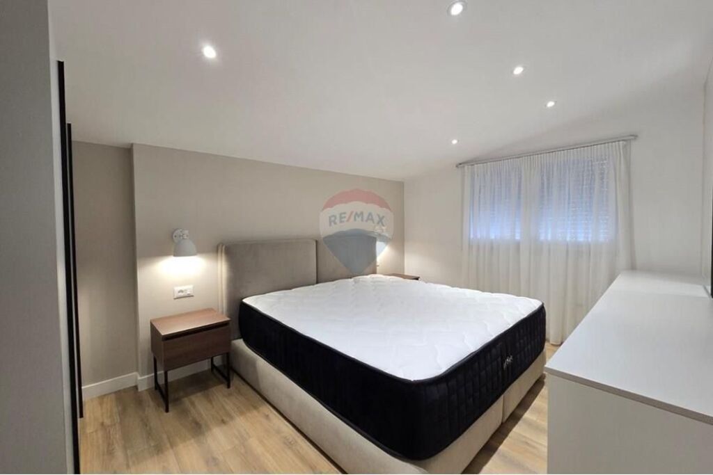 Dupleks ne shitje,Liqeni i Thate