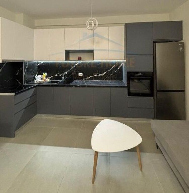 Qera , Apartament 2+1+post parkimi , Rruga e Durresit , Tirane