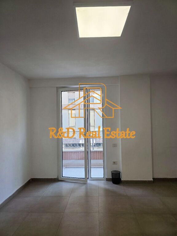 🏢 ZYRË ME QIRA – Pranë RTSH &amp; Liceut Artistik74