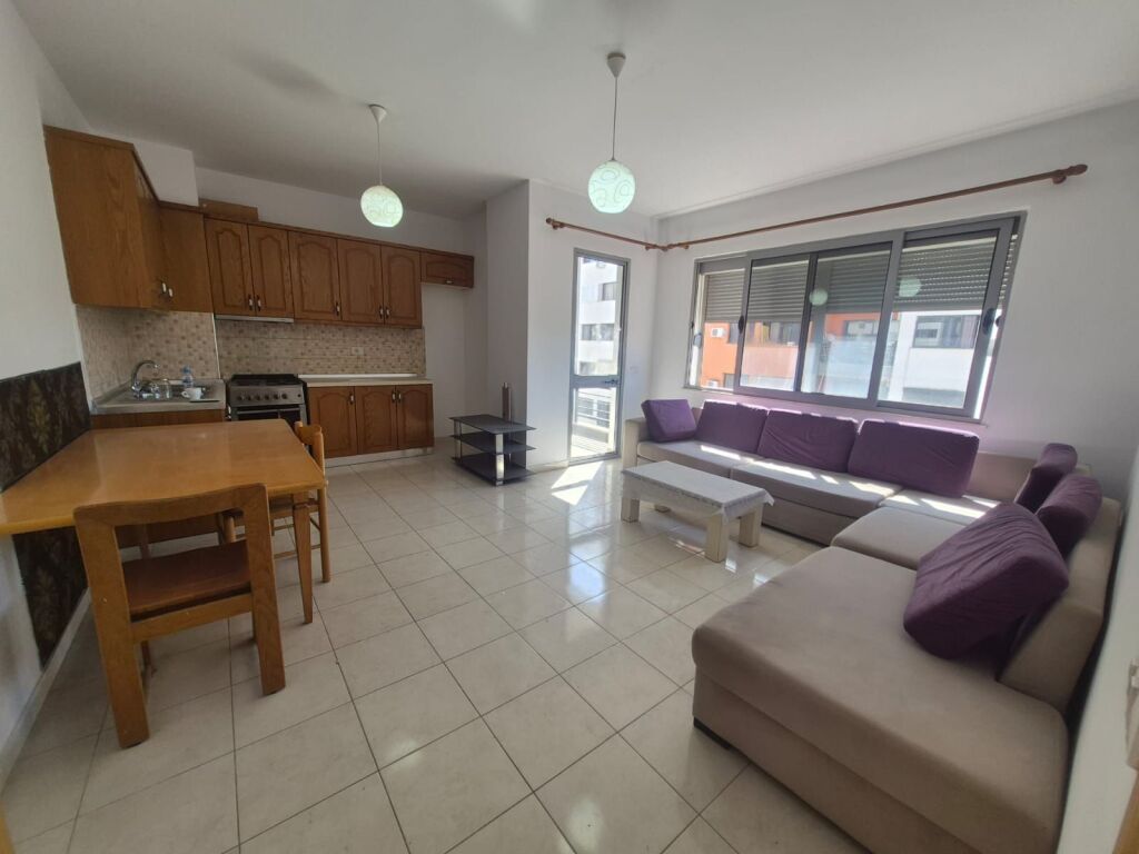 Vendesi 2+1 in Astir in vendita