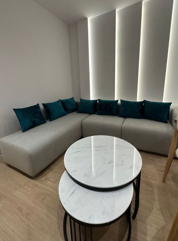 📌 Jepet me Qira Apartament 1+1 – Bulevardi Zogu I