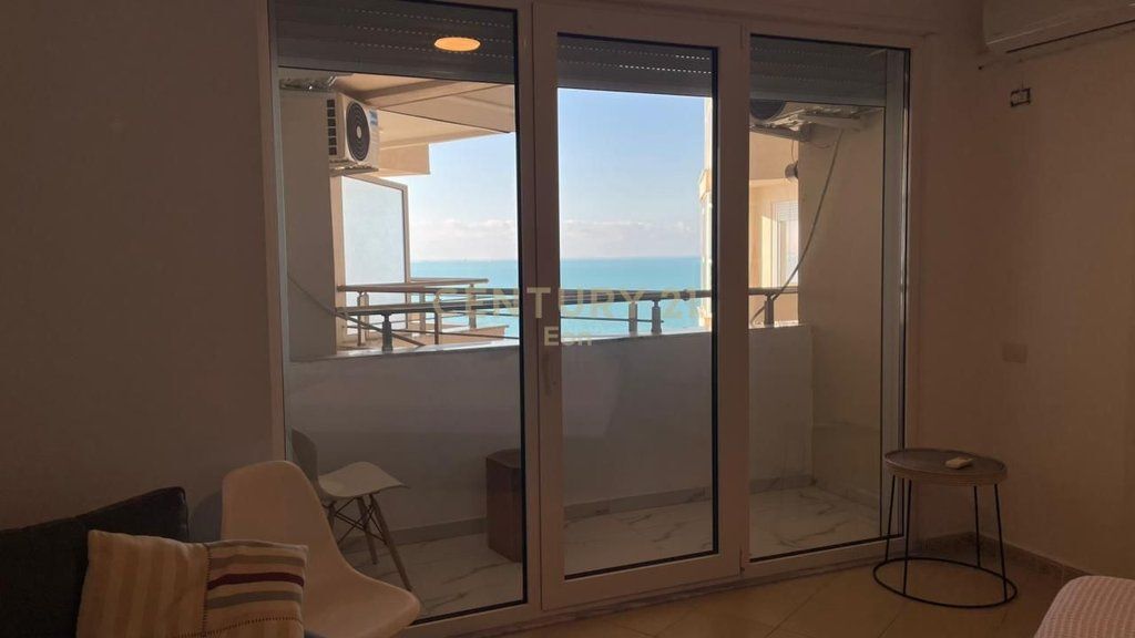 SHITET SUPER APARTAMENT 2+2 NË VIJËN E PARË ME PAMJE NGA DETIT TE SHKËMBI I KAVAJËS, DURRES!!