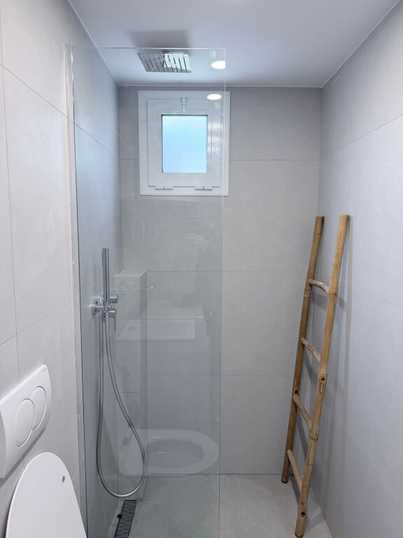 Jepet me qera Apartament 1+1 Rruga 5 Maji