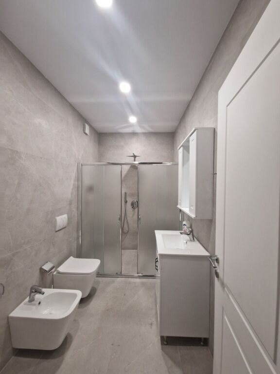 Jepet Me Qera Apartament 2+1+1 Ballkon