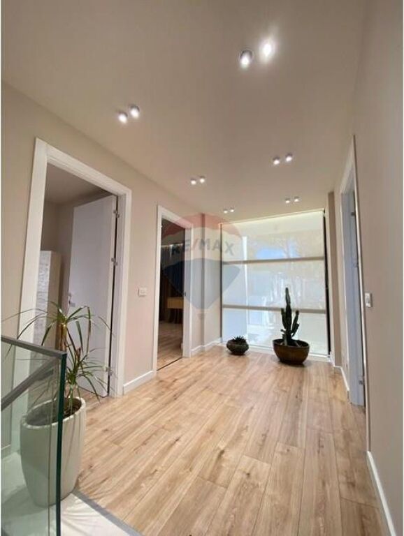 Vilë - Për Shitje - San Pietro, Durrës(ID: 530581001-80)