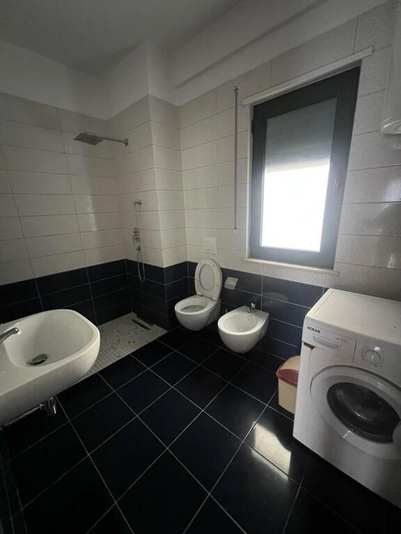 Green city Astir  jepet me qera 2+1+2 + Post Parkimi i mobiluar 115 m2