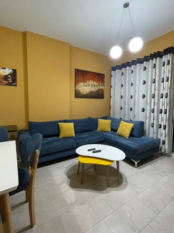 🏡 Jepet me Qira Apartament 1+1 – pranë Square 21