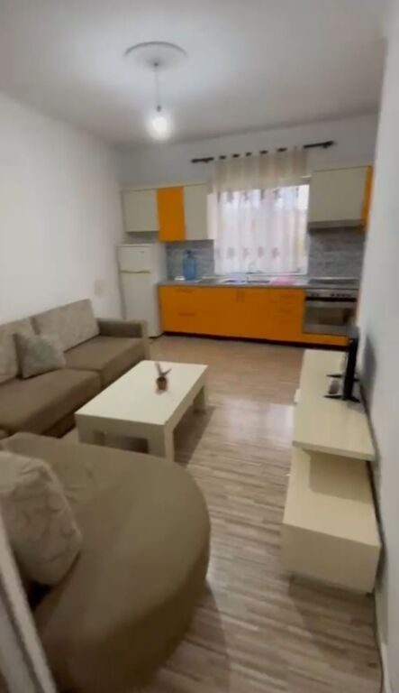 Affittasi casa 1+1, via Veli Dedi vicino a Vecchia Shqiponja 300 mila lek