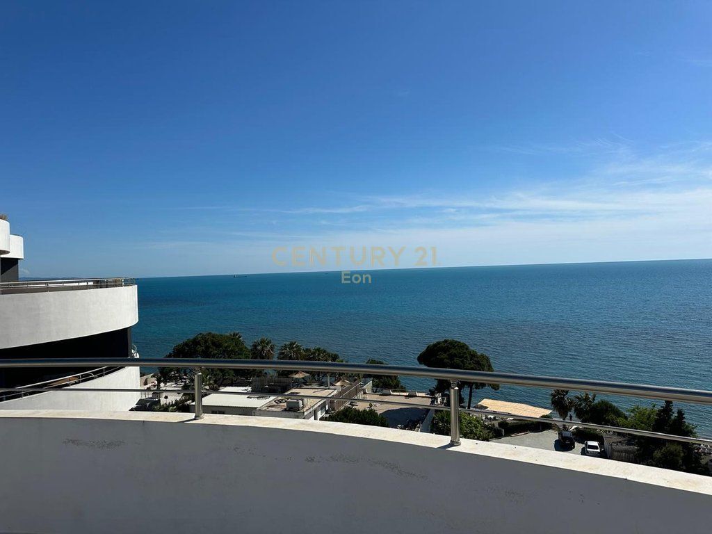 SHITET PAPAFINGO 1+1 me 52.6m2 verande ME PAMJE DETI TEK "WHITE HILL RESIDENCE" NE CURRILA!