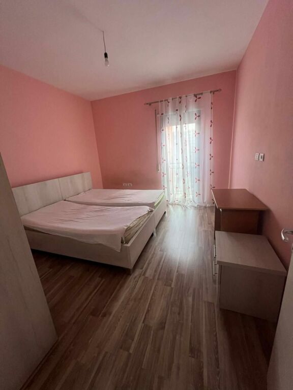 Green city Astir  jepet me qera 2+1+2 + Post Parkimi i mobiluar 115 m2