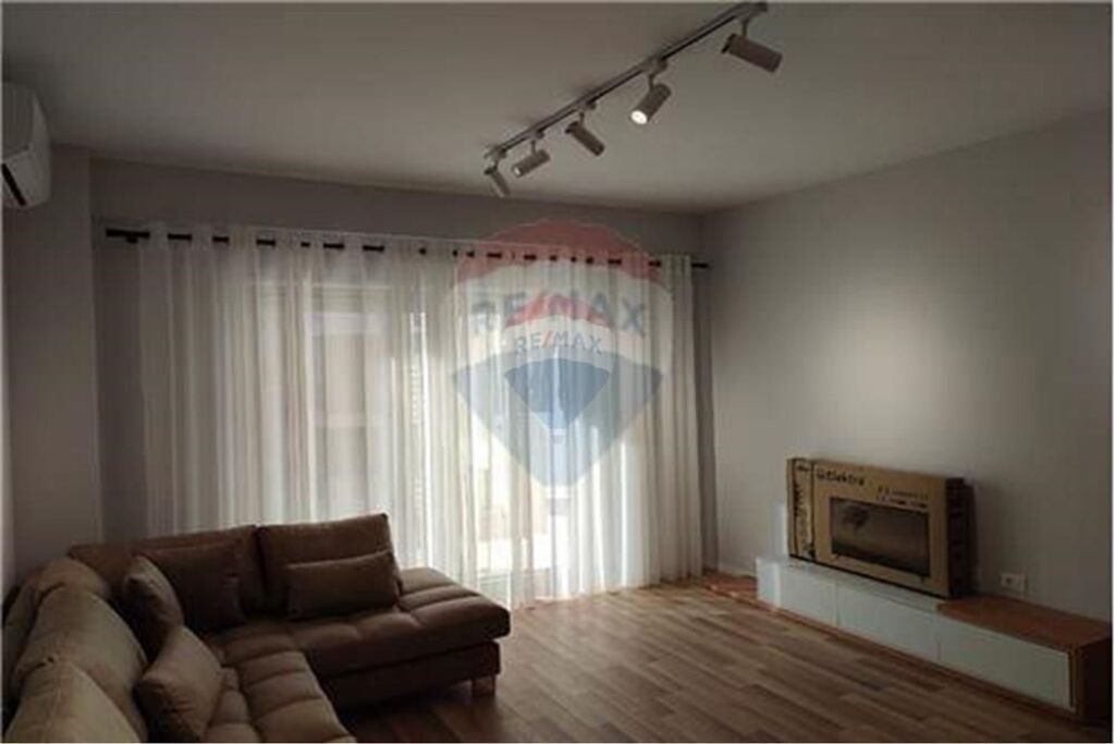 Apartment 1+1 for rent at Zogu i Zi