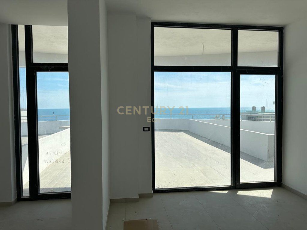 SHITET PAPAFINGO 1+1 me 52.6m2 verande ME PAMJE DETI TEK "WHITE HILL RESIDENCE" NE CURRILA!