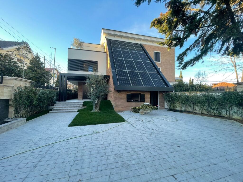 VILË MODERNE ME QIRA NË SELITË