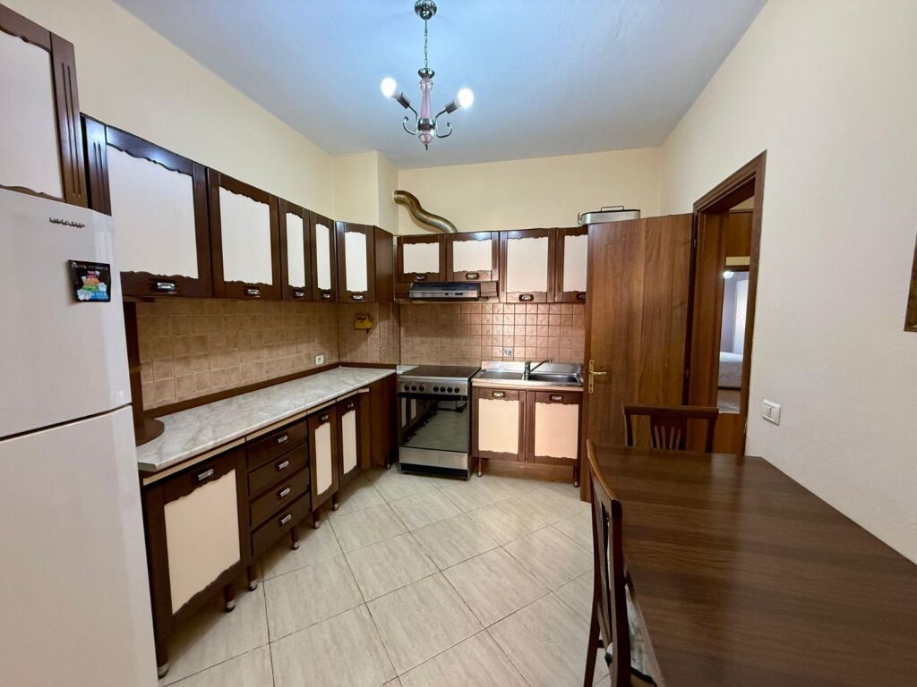 Apartament 1+1 për shitje – Komuna e Parisit