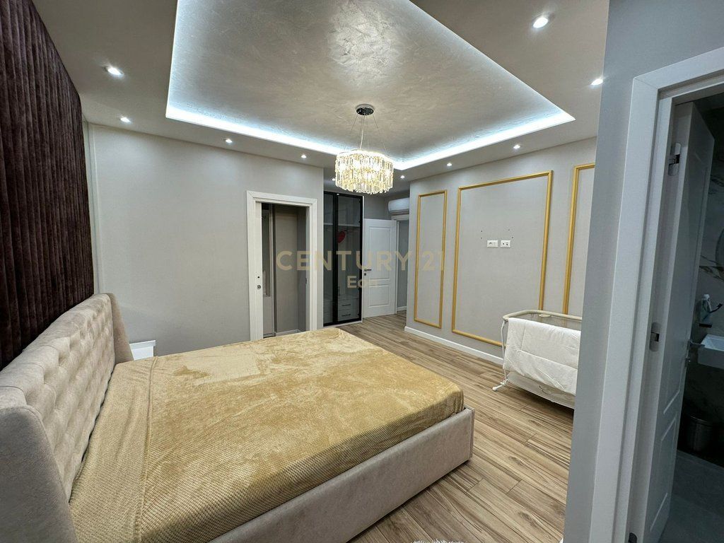 APARTAMENT I PËRSHTATSHËM 2+1+2 NË VOLLGA AFËR 27 KATEVE!