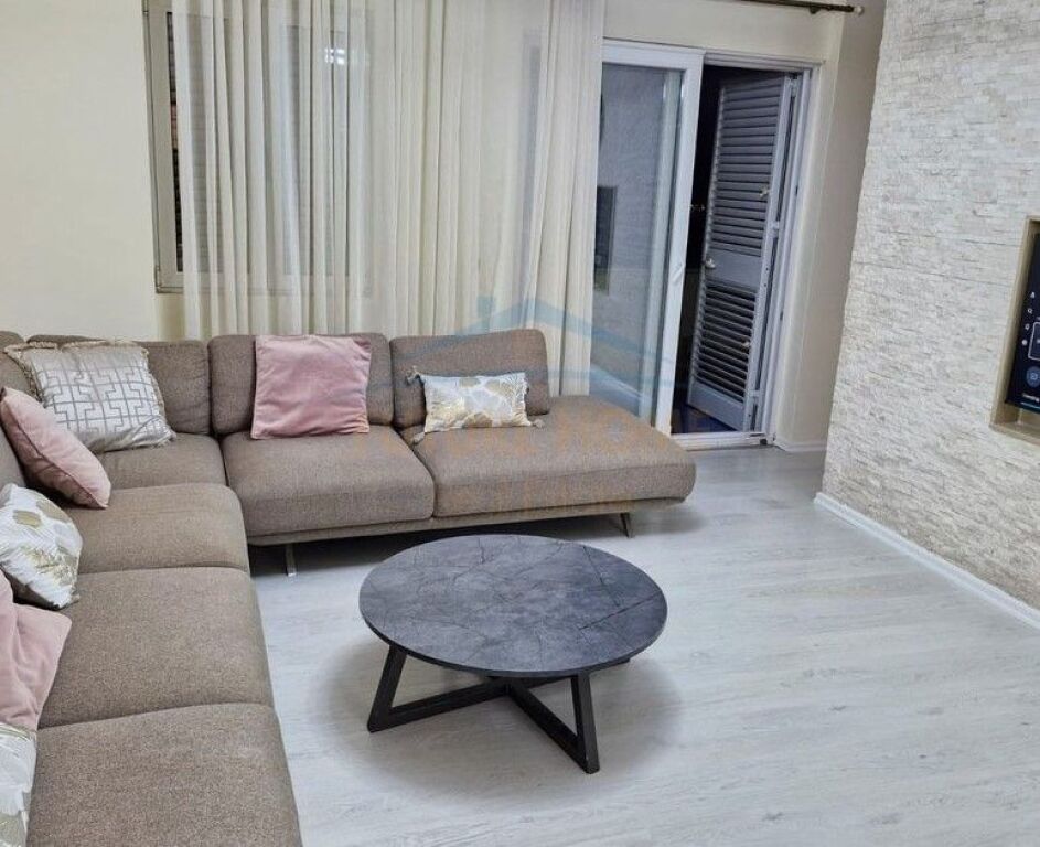 In vendita, Appartamento 3+1+2, Porcelan, Tirana