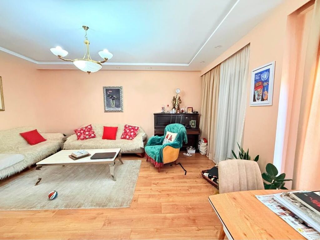 Shitet apartament 3+1+2 – Kompleksi Fratari, Selitë e Vjetër