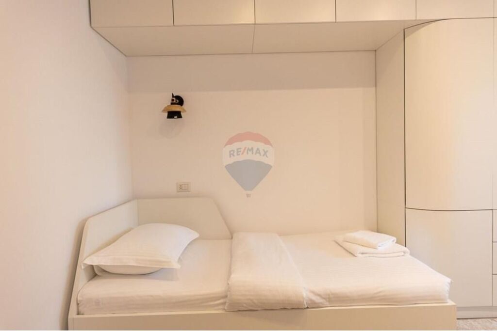 Apartament 2+1 për shitje – pranë Sheshi Skënderbej