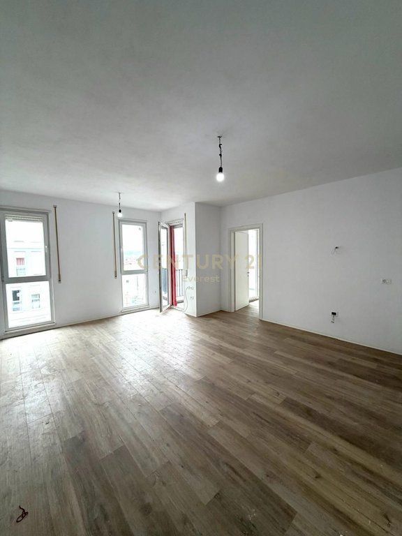 APARTAMENT 1+1 PËR SHITJE – Univers City, pranë QTU