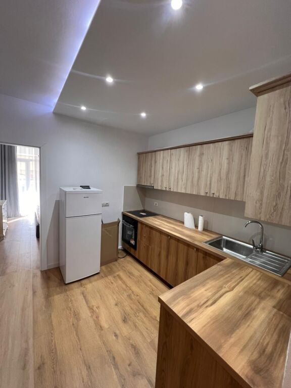 Apartment 1+1 for rent on Myslym Shyri street.