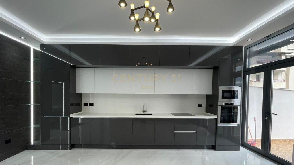 SHITET SUPER APARTAMENT 2+1+2 ME PAMJE DETI NE VOLLGA, DURRES !!