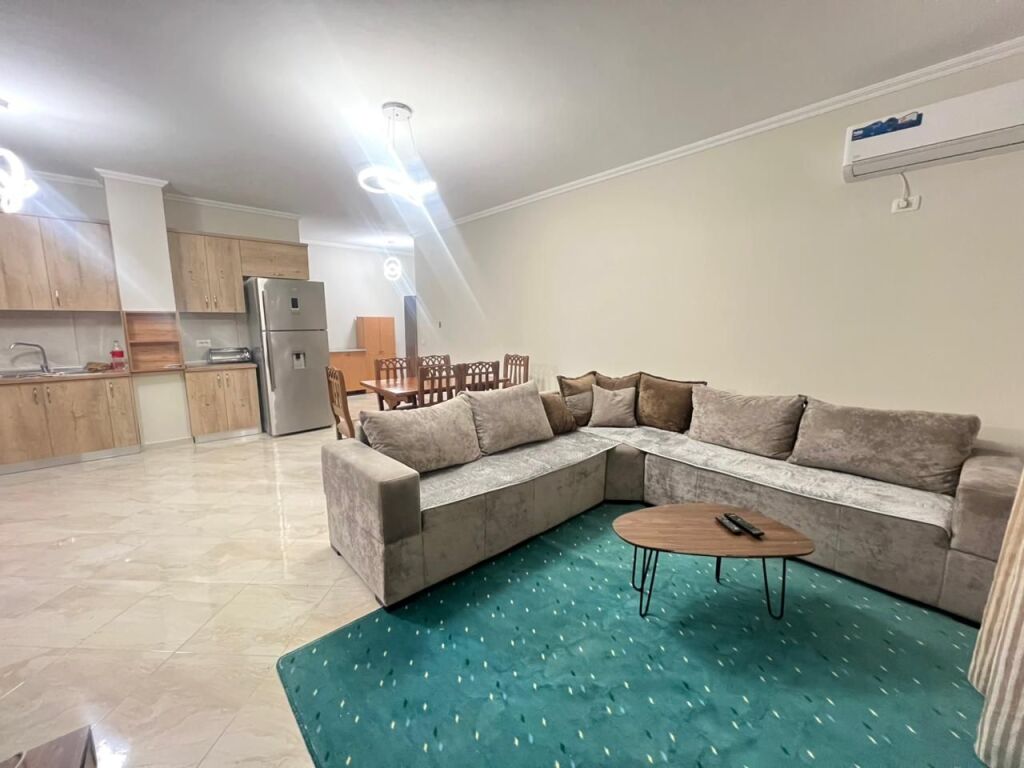 JEPET ME QERA APARTAMENT 2+1+2 FRESK AFER KARBURANTIT