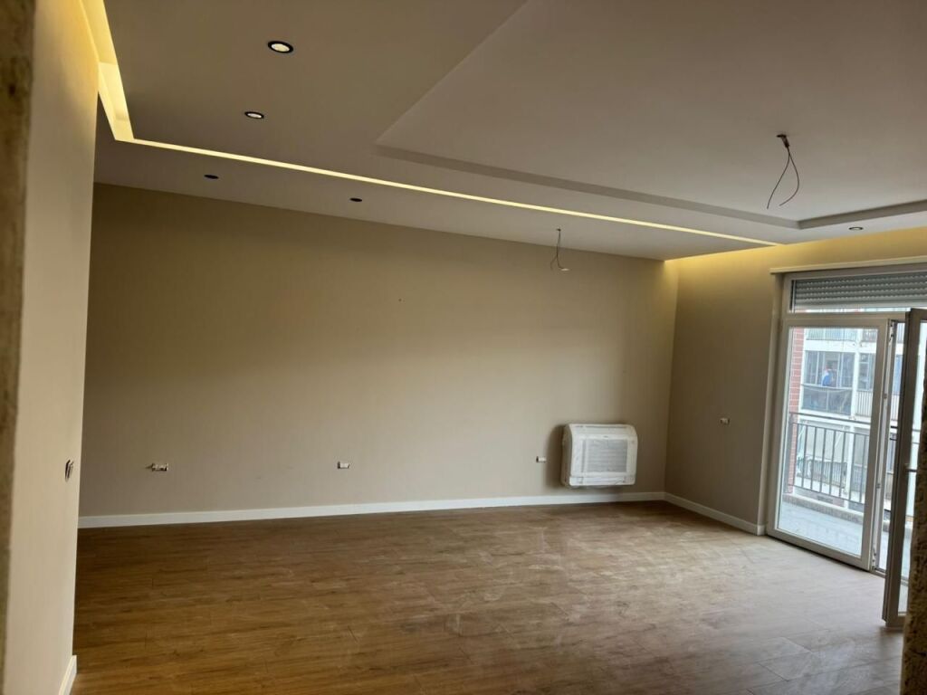 🏡 Affittasi Super Appartamento 2+1+2 per uffici, 5 Maggio dietro Concordia