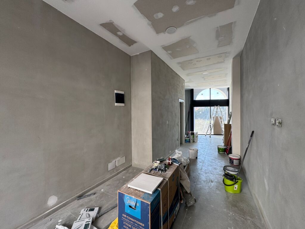 Jepet me qira Ambjent Biznesi, zyrë, në Astir tek Kompleksi River Residence