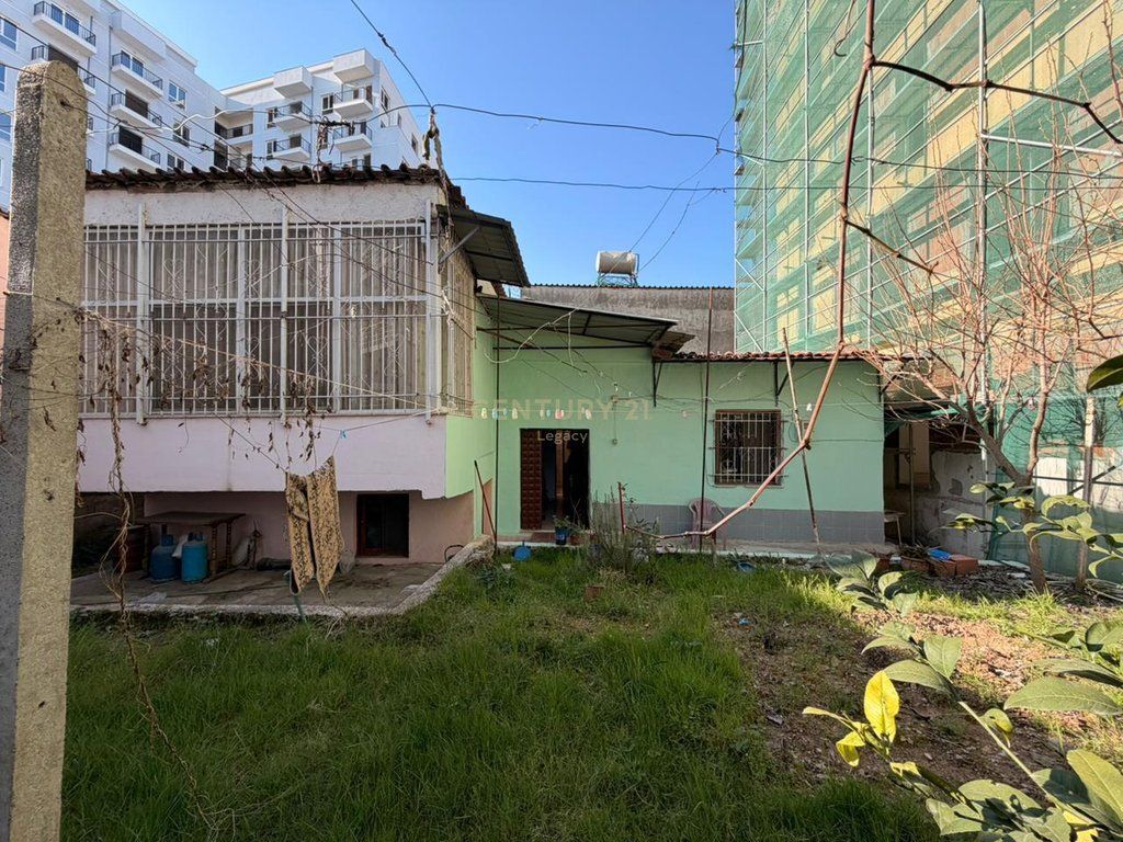 Apartament 1+1 + Truall në Shitje – Rruga e Dibrës