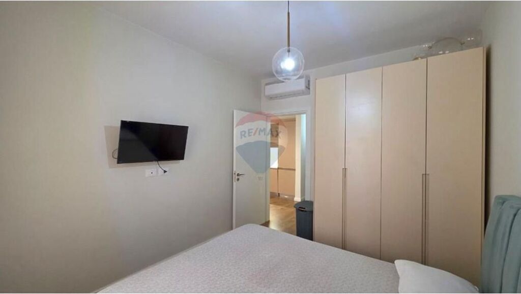 Apartament me Qira në Lungomare, Vlorë
