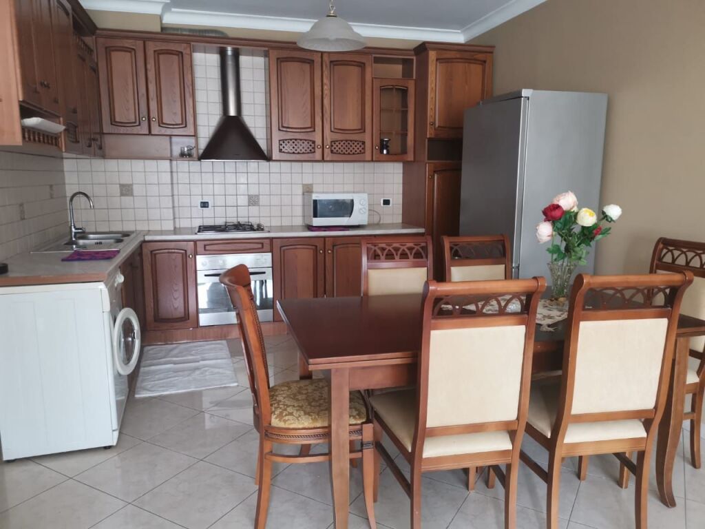 Apartament 2++2 me qira ne Bllok