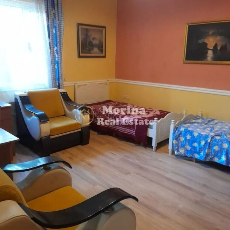 Qera | Shtëpi private 2 + 1 | Kristal Center | 650 €/muaj