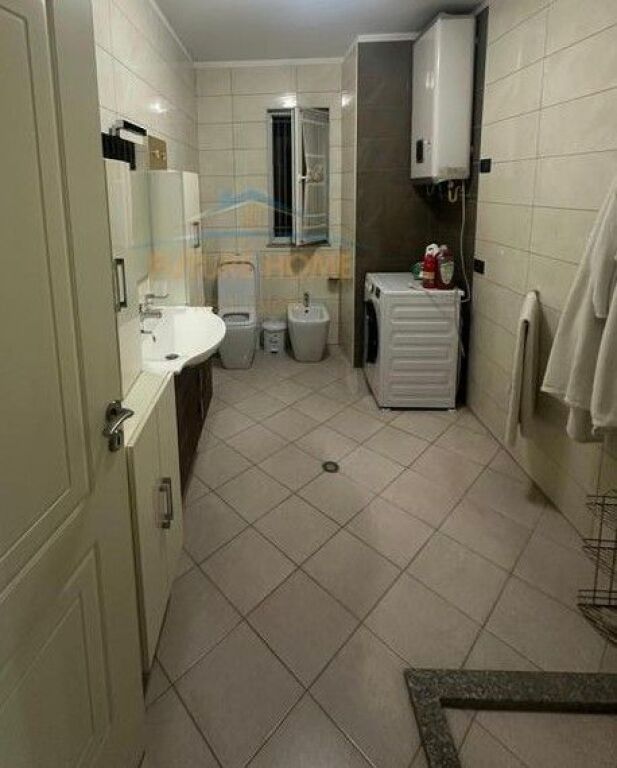 Affitto, Appartamento 2+1, Unaza e Re, Tirana.