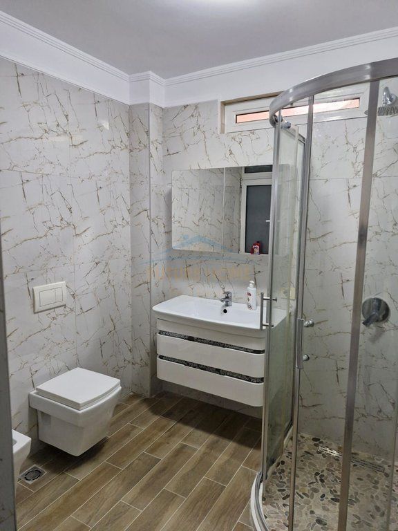 Appartamento 3+1+2 in vendita Porcelan vicino a UET Tirana