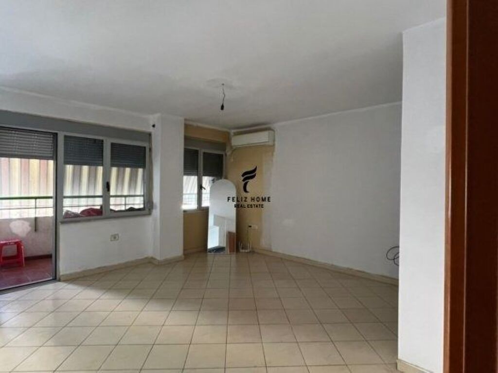 FOR SALE APARTMENT 2+1+2 DIBRA STREET 33,000,000 LEKE FH-64795