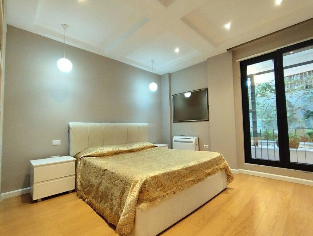 Shesim Vilë pranë Venue Club, Xhamlliku