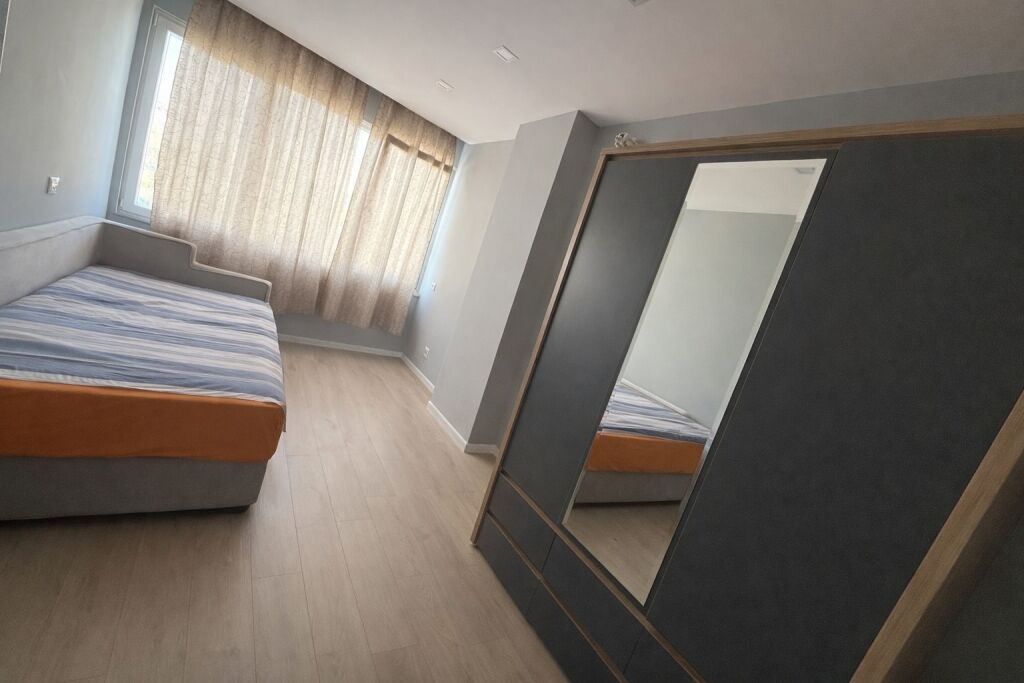 Jepet Me Qera Apartament 2+1+1 Ballkon