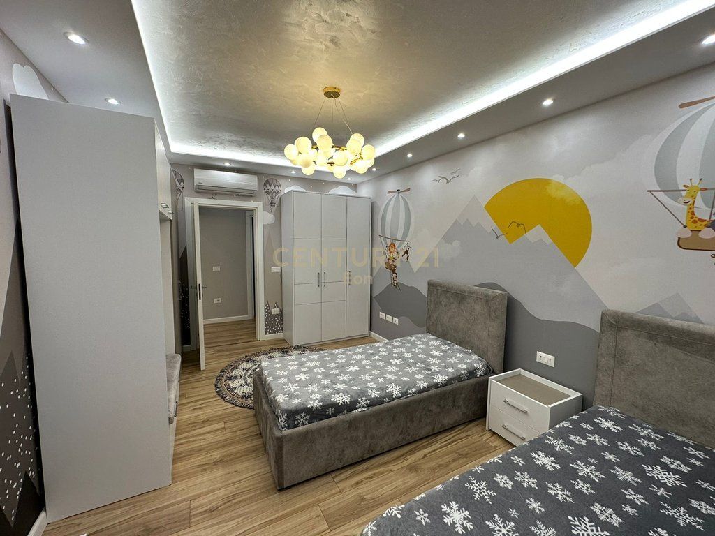 APARTAMENT I PËRSHTATSHËM 2+1+2 NË VOLLGA AFËR 27 KATEVE!
