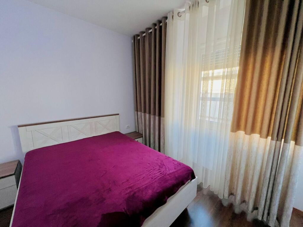 Appartamento 2+1 + parcheggio A Kinostudio