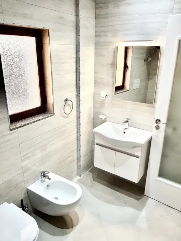 Entrance 3+1+2 for rent in Student City