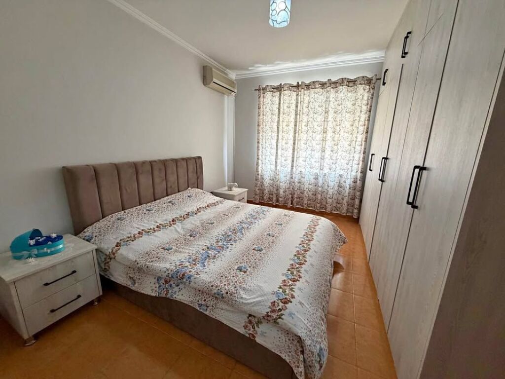 Affittasi – Appartamento 2+1 Vicino all'Ospedale Americano, Laprakë