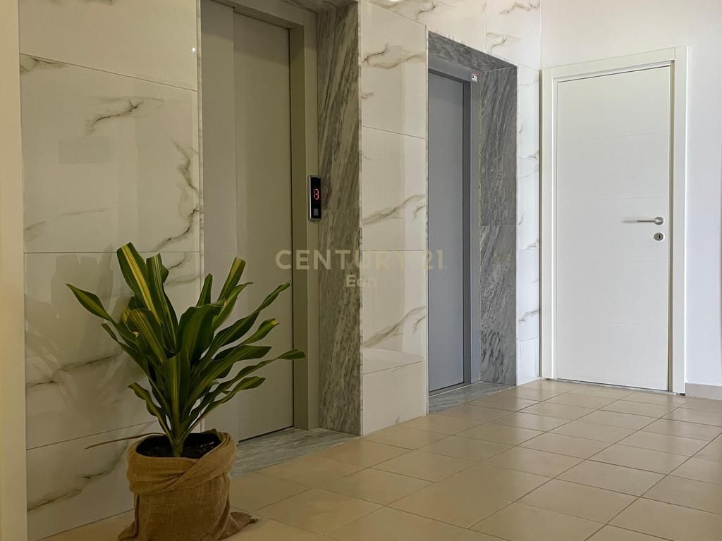 SHITET SUPER APARTAMENT ME PAMJE DETI TEK SHKEMBI I KAVAJES !!