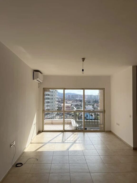 Jepet Me Qera Apartament 2+1+1 Ballkon