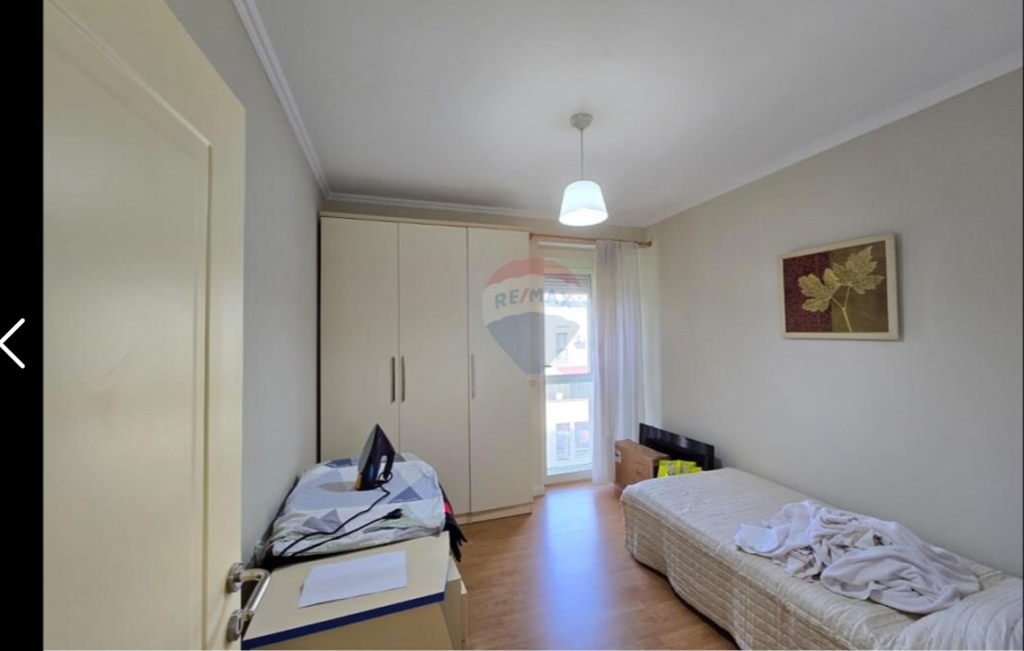 Apartament per shitje 2+1+2 tek Stacioni i Trenit