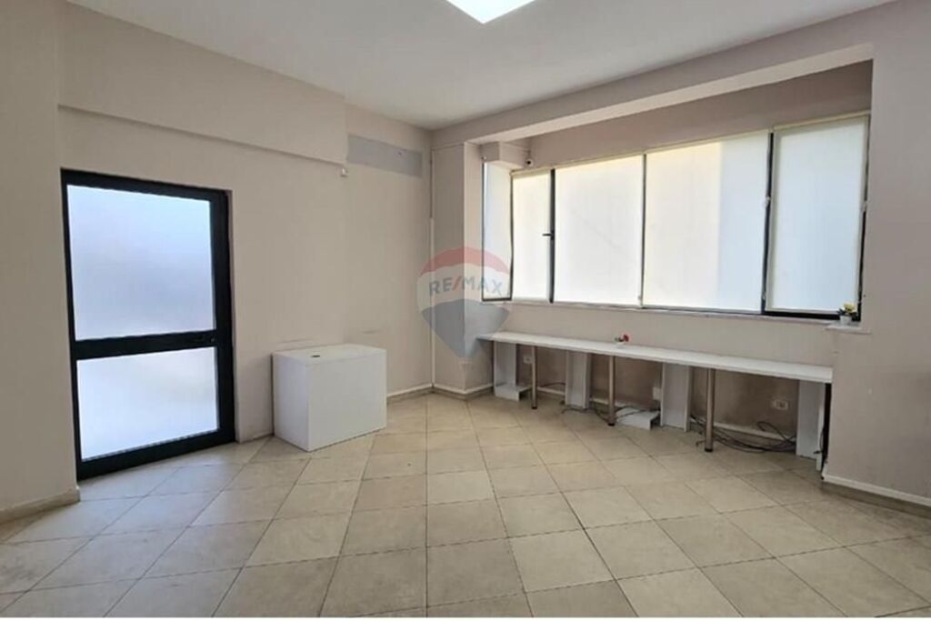 Office - For Rent - Muhamet Gjollesha Street, Tirana