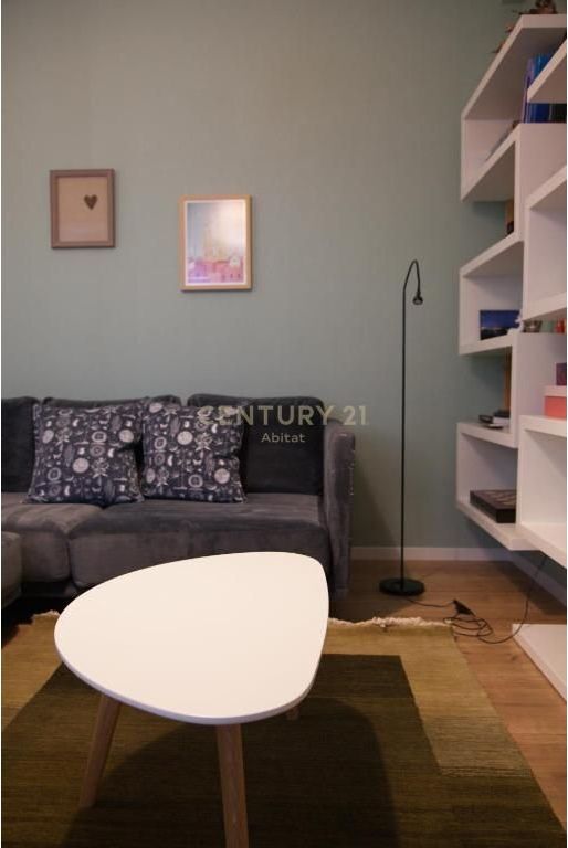 Apartament 1+1 Me Qira në Tregu Elektrik, Tiranë