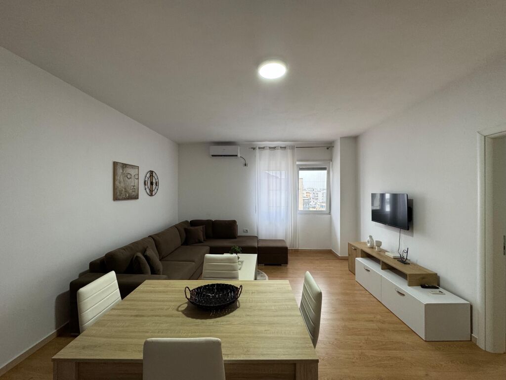 Jepet apartament me qera 1+1