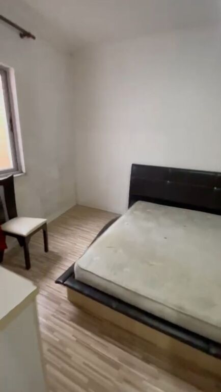 Affittasi casa 1+1, via Veli Dedi vicino a Vecchia Shqiponja 300 mila lek